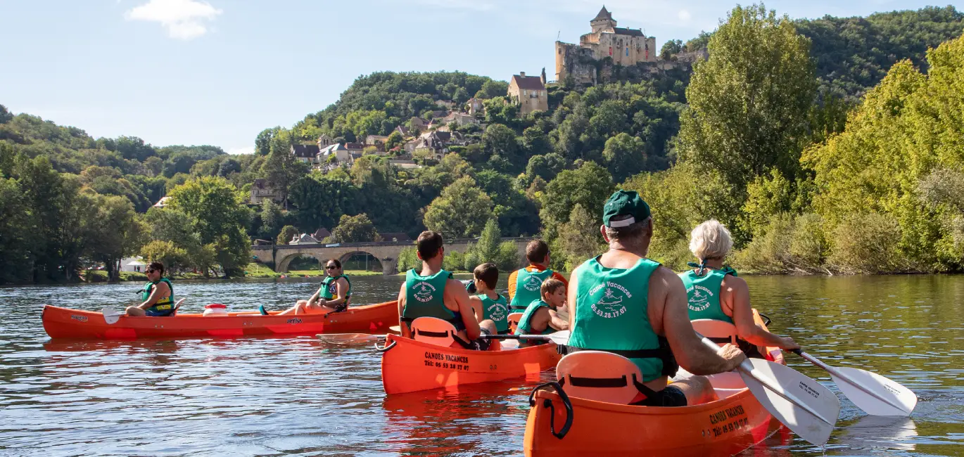 Canoe au fil de leau paysage sarlat