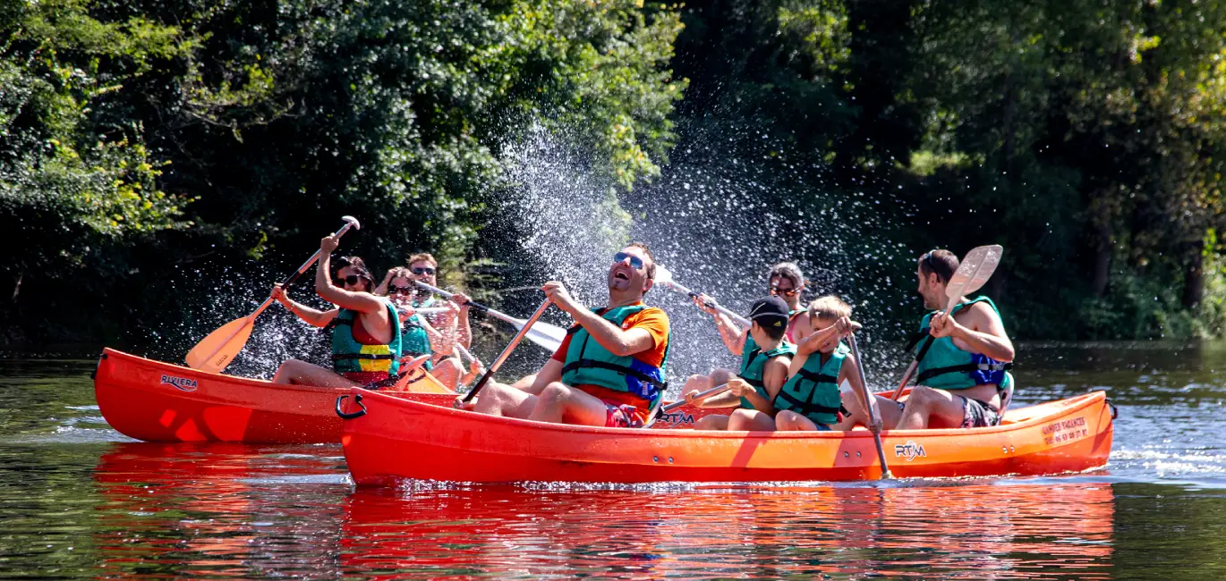 Paysage typique dordogne vu depuis canoe sarlat