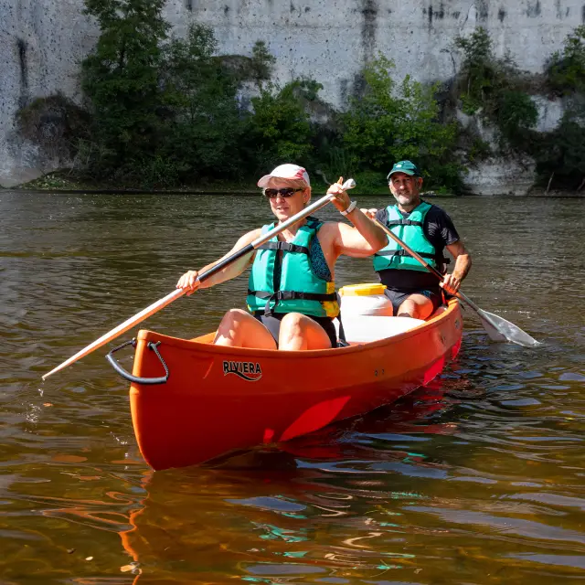 Faire un tour en canoë